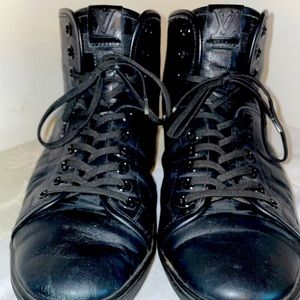 Men’s Damier Louis Vuitton Sneakers Size 9 1/2